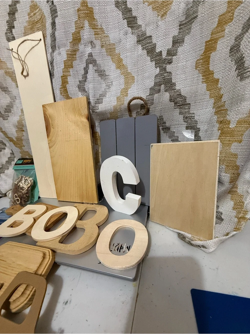 N/A plain wooden